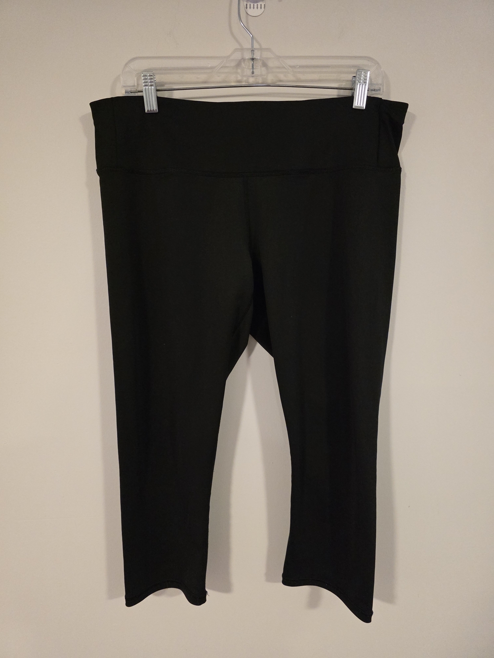 Copper Fit Black Capri Leggings